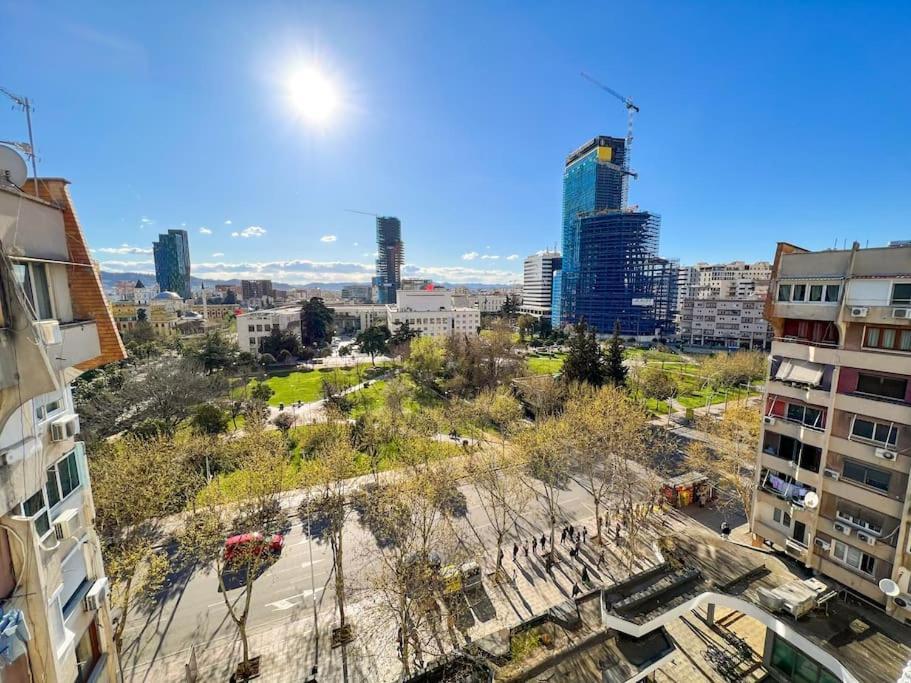 Scanderbeg Square 2Br Apt Tirana Exterior photo